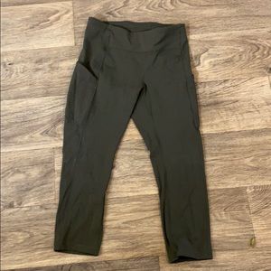 Lululemon leggings cropped length